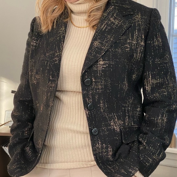 Stunning black blazer with gold shimmer details - Picture 1 of 7